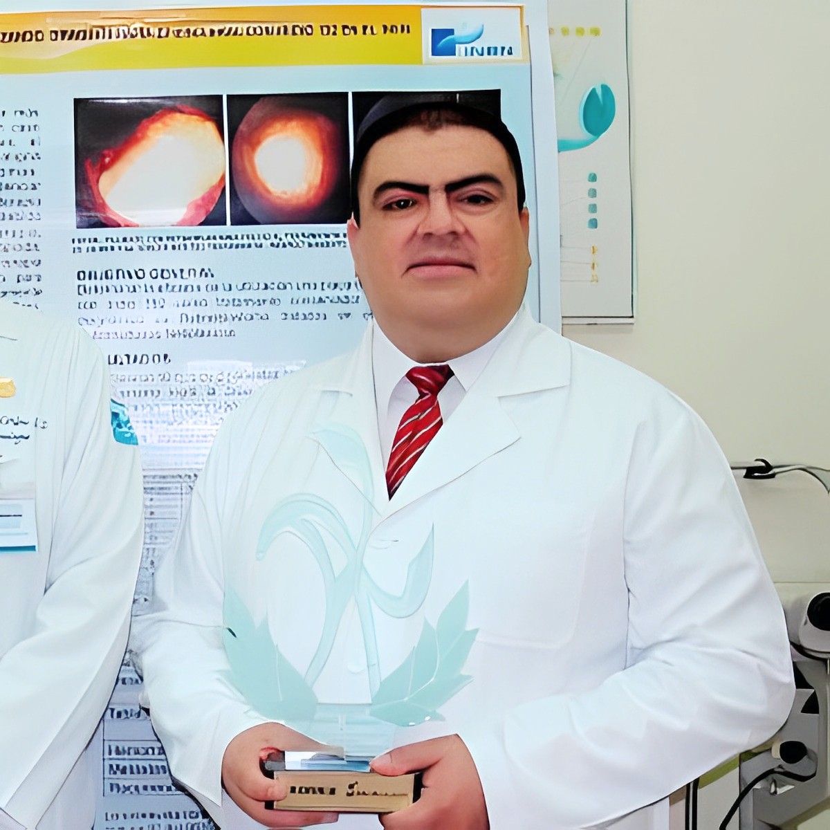 Dr. Solon Serpa - Oftalmologo